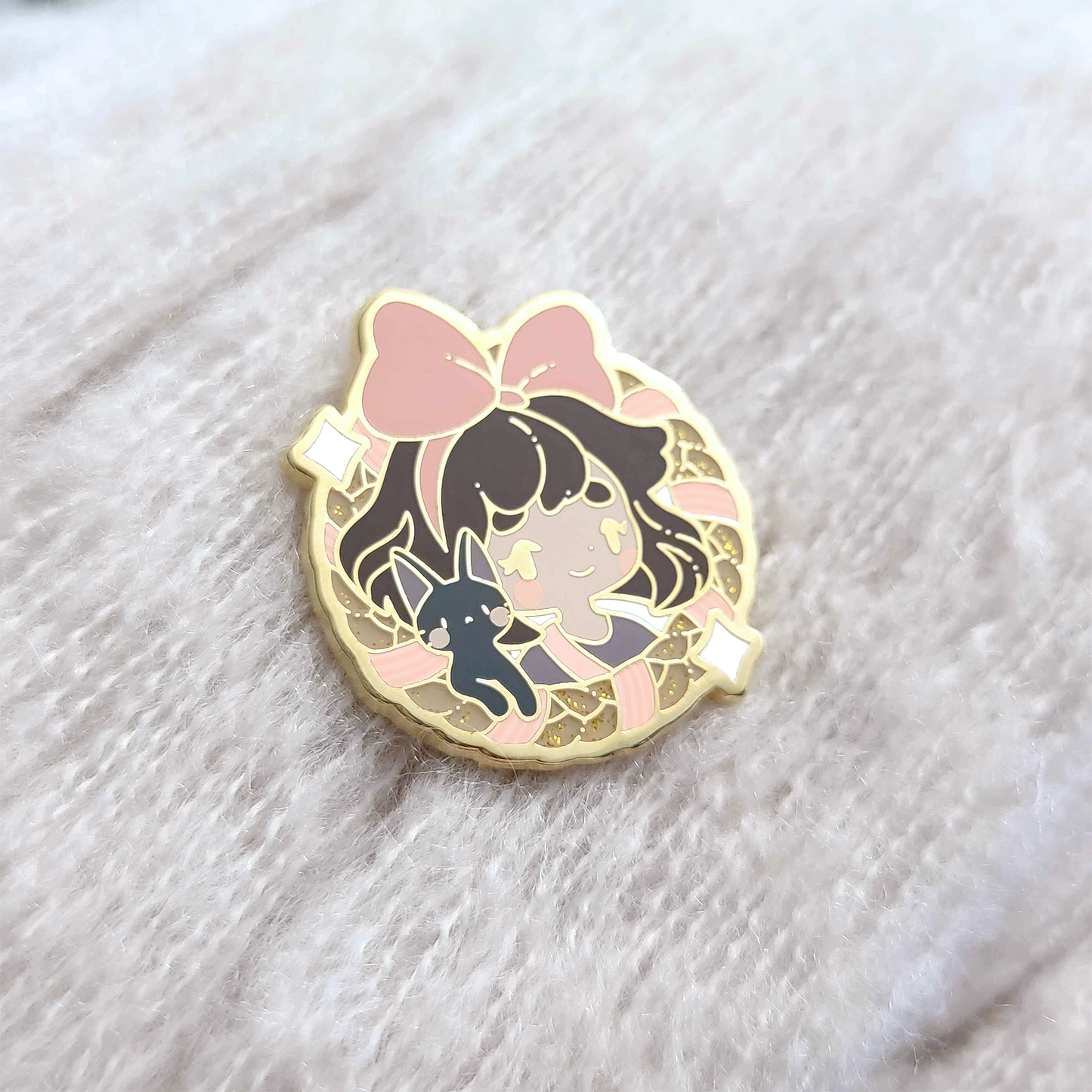 Miss Witch Kiki Wreath Pin