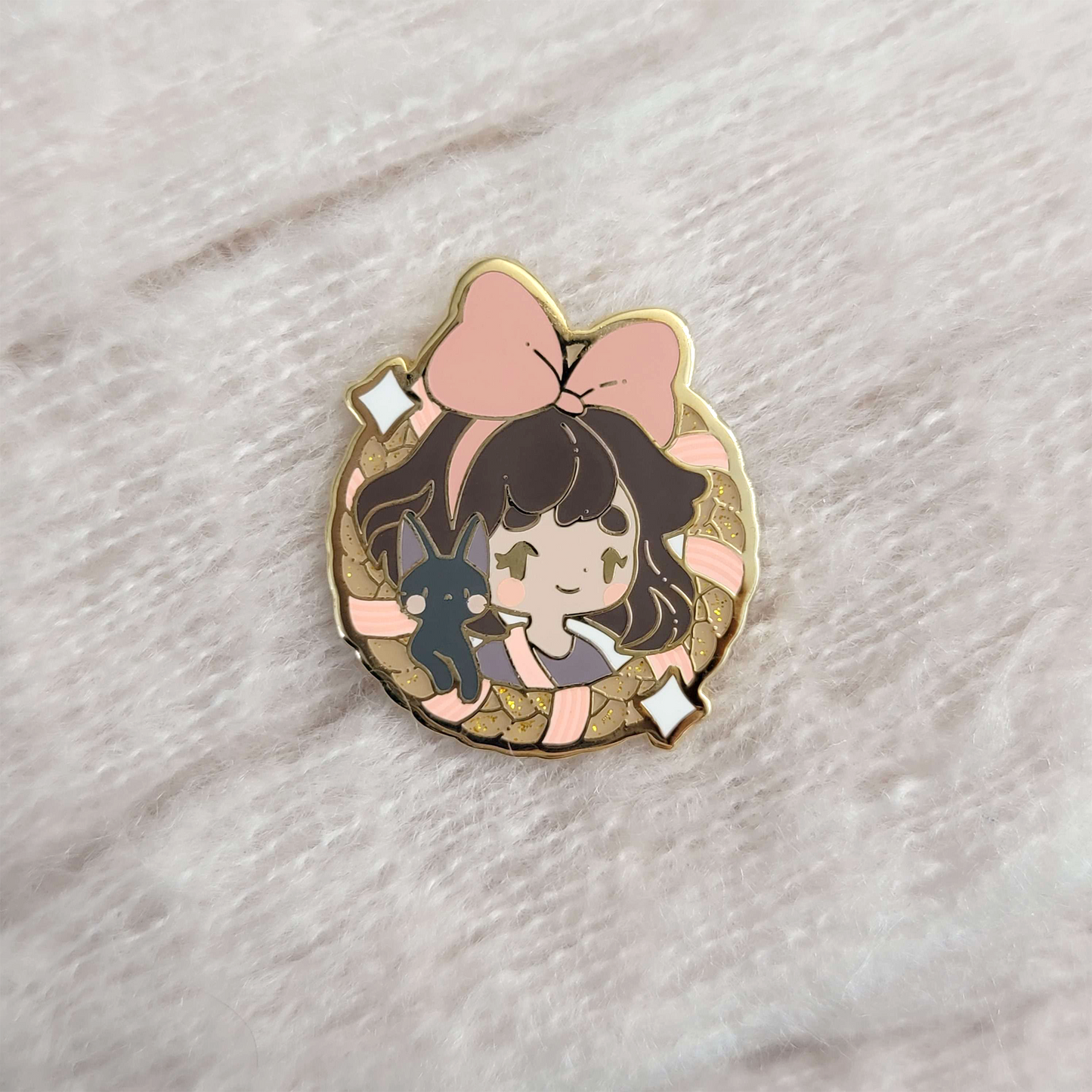 Miss Witch Kiki Wreath Pin