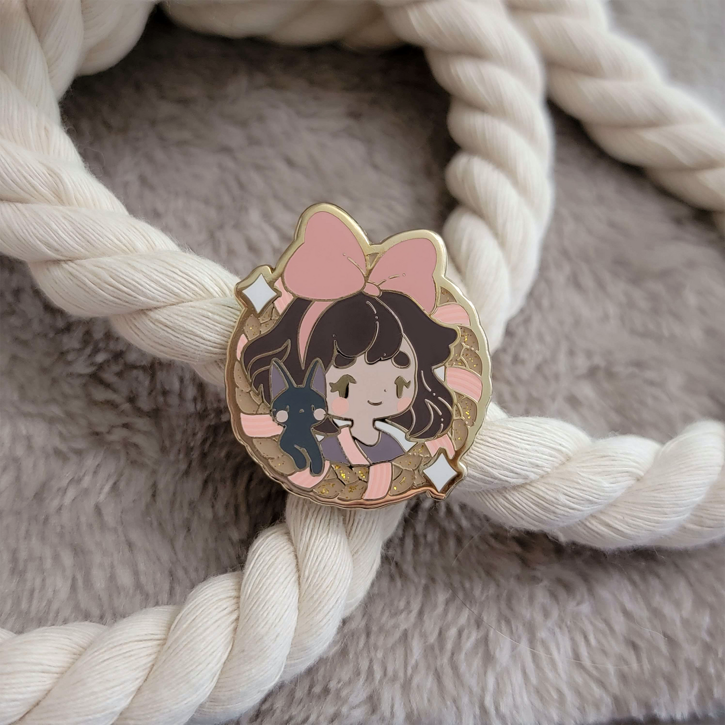 Miss Witch Kiki Wreath Pin