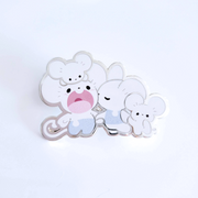Screaming Mouse Family Pin - Maushold