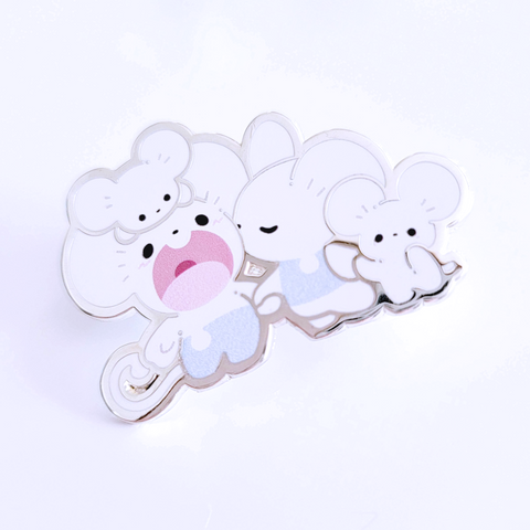 Screaming Mouse Family Pin - Maushold